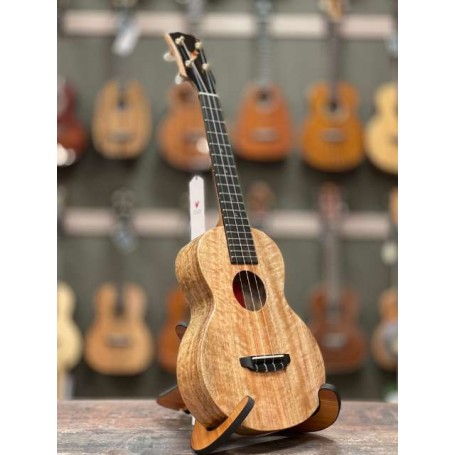 The Rebel Ukulele Double Creme Concert