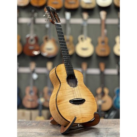 aNueNue UT166E Tenor Electro Honey Sunburst